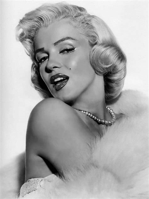 See marilyn monroe's stunning natural beauty in her last photo shoot. Beautiful Marilyn Monroe Photoshoots by Frank Powolny in ...