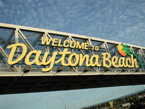 Welcome To Daytona Beach This Was A Shot A Took While Driv Flickr