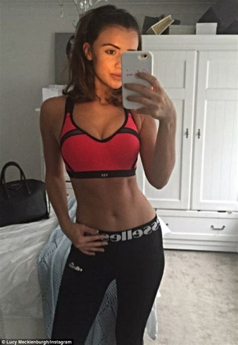 Towie S Lucy Mecklenburgh Flaunts Her Abs In Instagram Selfie Daily