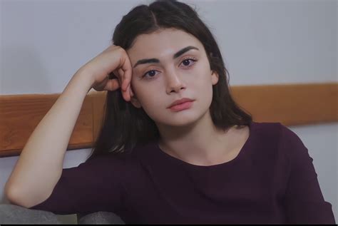 Özge Yağız In 2021 Turkish Beauty Cool Face Beauty Girl