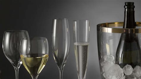 The Best Champagne Glasses From Flutes To Coupes Real Homes