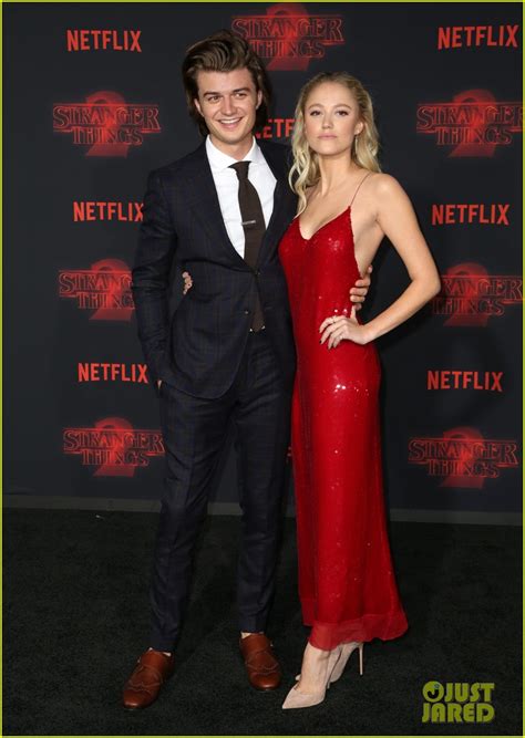 Stranger Things Joe Keery Girlfriend Maika Monroe Couple Up At Season Premiere Photo