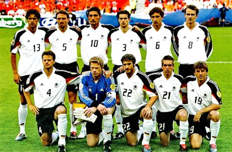 La eurocopa 2004 (oficialmente campeonato europeo de fútbol de la uefa 2004 o uefa euro 2004) fue la decimosegunda edición del campeonato europeo de fútbol masculino organizado por la uefa. SELECCIÓN DE ALEMANIA en la Eurocopa 2004