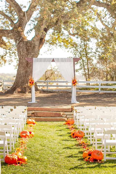 7 Joyful Fall Wedding Decoration Ideas
