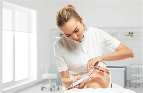 How To Become A Professional Beautician Careerguide