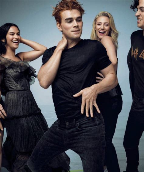 In which we take a look at what's coming to netflix uk in april. Twitter (com imagens) | Riverdale engraçado, Riverdale ...