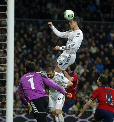 Look At How High Ronaldo Can Jump Ballsie