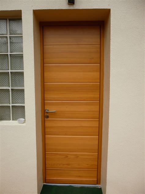 Fenêtres et porte bois mélèze – Allemond - Isofrance Fenêtres et