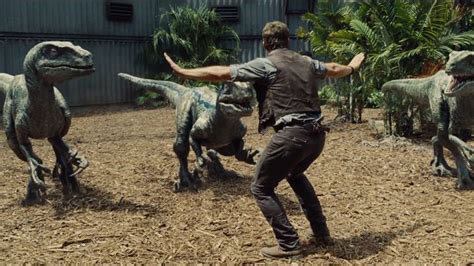 Jurassic World Trailer Shows Off Chris Pratt S Raptor Wrangling Skills