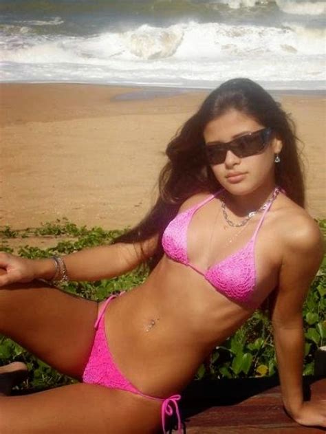 Hot Desi Girls In Two Piece Bikini Pics Wiral Beauties