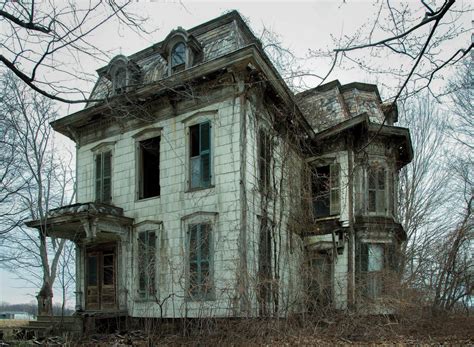 The 16 Scariest Real Haunted Houses In America Haunted Houses In