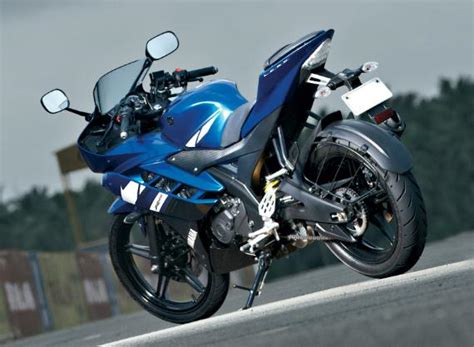1.52 lakh to 1.54 lakh in india. AUTOMOBILE ZONE: New 2011 Yamaha R15 Version 2.0 Price ...