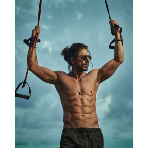 Pathaan 7 Shirtless Pictures Of Shah Rukh Khan That Prove He Is The