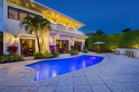 This 52 Million Modern Villa In Miami Beach Is Rich With Luxuriant