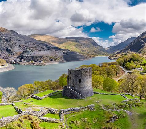 Wales ist das kleinste land großbritanniens und bietet viele wunderbare gründe für einen besuch. Wales: Sehenswürdigkeiten & Natur im Land entdecken