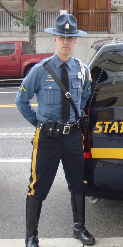 Delaware Policeman Men In Uniform Cop Uniform Police Uniforms