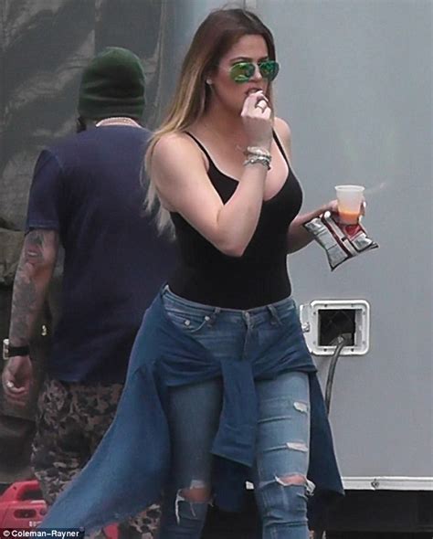 Khloe Kardashian Flaunts Cleavage As She Flirts With French Montana Daily Mail Online