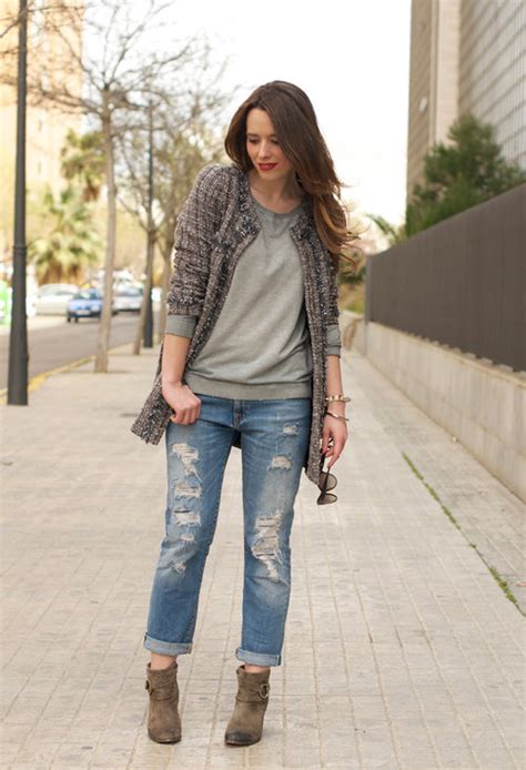 Great Ways To Wear Your Ripped Jeans In Winter