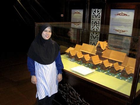 Tari mak inang merupakan tarian yang diciptakan semasa zaman kesultanan melayu melaka. MUHAMMAD AZRIL HAMZAH: Hari Rabu Azril Azlina @ Replika ...