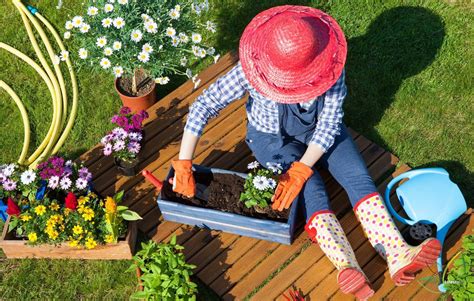 Know Best Clothes To Wear While Gardening Complete Guide Leading