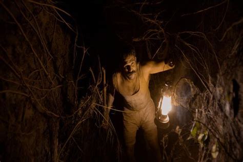 Tumbbad is a spectacle of epic horror, like a great, terrifying, and sociopolitical piece of classic the percentage of approved tomatometer critics who have given this movie a positive review. Tumbbad movie review: A visually rich blend of fear and ...
