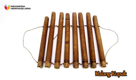 Kalimantan timur juga memiliki beberapa jenis alat musik yang hingga saat ini masih banyak digunakan terutama dalam beberapa upacara adat. Alat Musik Tradisional Kalimantan Selatan