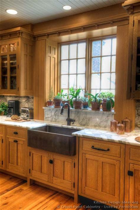 20 Golden Oak Farmhouse Kitchen With Oak Cabinets Decoomo