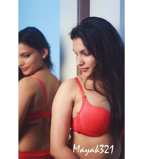 Indian Malayali Model Rashmi R Nair Nude Boobs And Sexy Figure 20 Pics