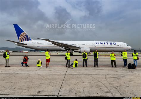 N78060 United Airlines Boeing 767 400er At Barcelona El Prat