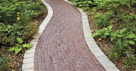 The brick paver colors are achieved by conditioning various pigments in specific recipes. Copthorne® | Unilock