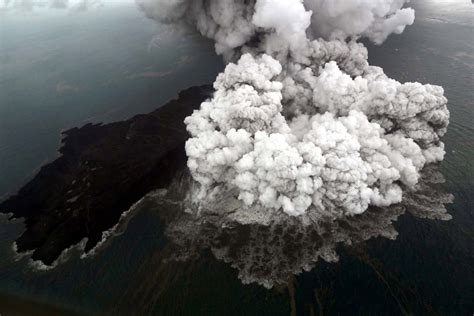 La Impresionante Erupción Del Volcán Anak Krakatau Que Causó El Mortal