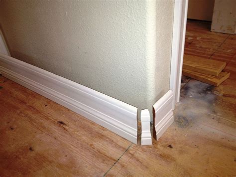 How To Cut Quarter Round Inside Corners With Miter Saw - How To Cut Quarter Round For A 90 Degree Corner