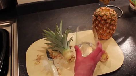 Growing A Pineapple Top In Water Ep 1 Youtube