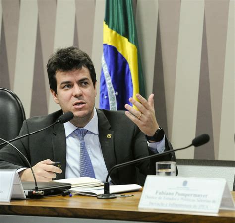 Bolsonaro Exonera Rodrigo Cruz Número 2 Do Ministério Da Saúde Gospel Fm 893 Transmitindo Vida