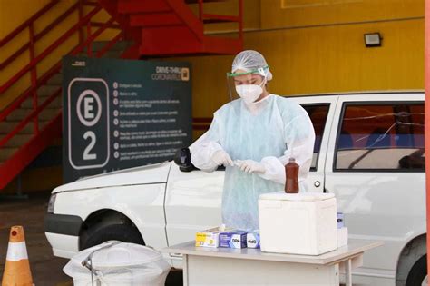 1 de 1 vacina contra a covid é aplicada em pessoas com 55 anos, em foz do iguaçu — foto: Agendamento de exames de covid-19 podem ser feitos também ...
