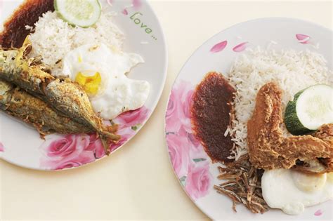 It's always fascinating to bump into places hidden within the nooks and crannies of the metropolitan that is kuala lumpur. Changi Village Nasi Lemak Showdown — Which Stall Has The ...