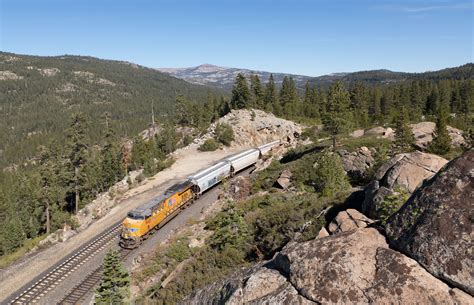 GE C45AH 8142 der UP zwischen Donner Pass und Emigrant Gap CA