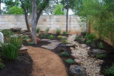 Texas Style Front Yard Landscaping Ideas And Tips Landscaping Austin