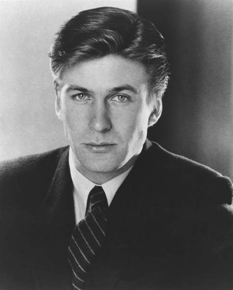 It has special features like extra episodes from the animated series and some behind the scenes the dead couple were charming and likeable, and tbh i never realized young alec baldwin was so good looking! Young Alec Baldwin (31 pics)