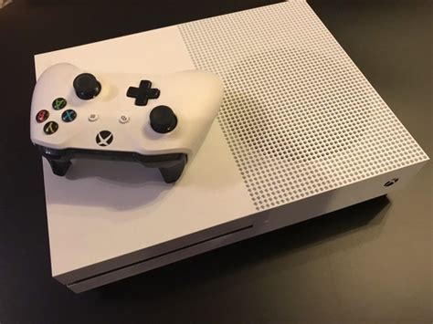 Microsoft Xbox One S 1tb White Console Picture Incl