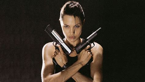 Топ образов Анджелины Джоли в кино