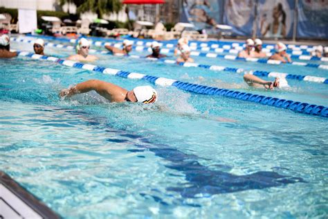 Loyola Swim Teams Adjust To Practice In Off Campus Pools The Maroon