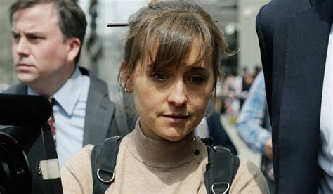 Smallville Star And Nxivm Sex Cult Member Allison Mack Files For Divorce From Wife Nicki Clyne