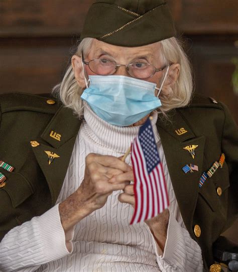 Pics Year Old Michigan Veteran Honored For Her Service As A Nurse In World War II American
