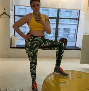 Lena Dunham Posts Workout Selfie And Says Exercise Helps