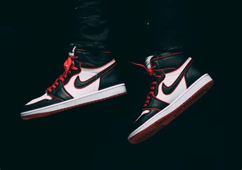 They say that you can tell a lot about a man from his shoes. Foot Locker Is Bringing Some Heat Along With Its 5th Store ...