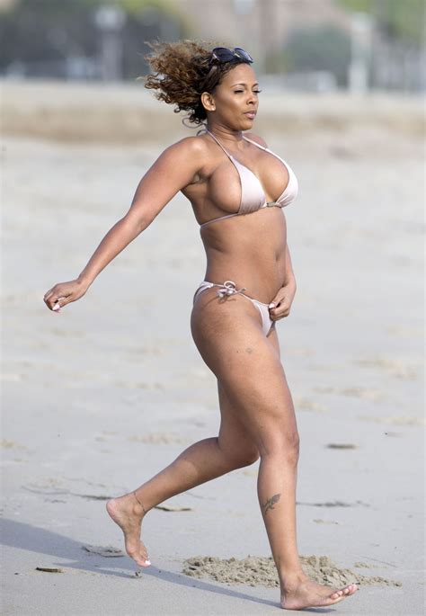 Sundy Carter In Bikini At A Beach In Malibu Hawtcelebs