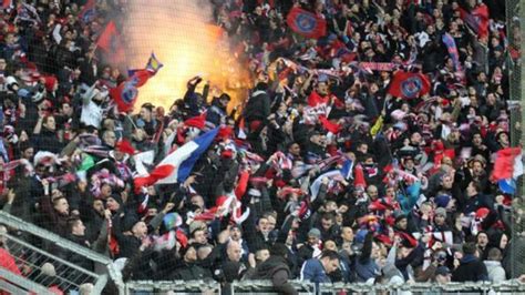 Supporters 145 Membres Du Collectif Ultras Paris à Bâle Culturepsg