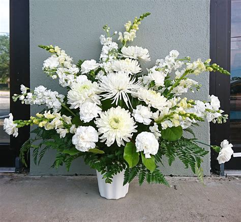 Pure Whites Bouquet In Orlando Fl Edgewood Flowers