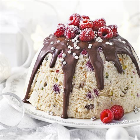This recipe combines creamy chocolate ice cream with decadent brownie pieces. Christmas ice cream pudding | Healthy Recipe | WW NZ